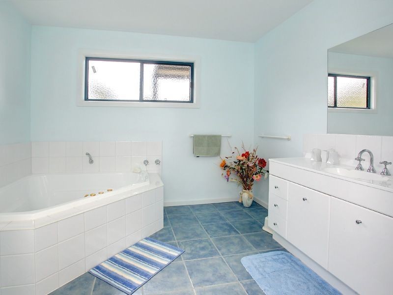 12 Wakool Ave, Rosebud VIC 3939