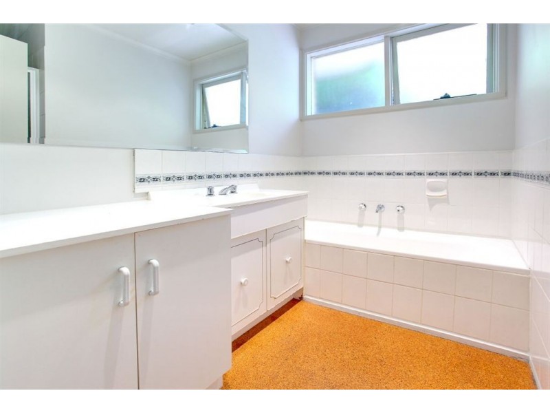 41 Wingara Drive, Rosebud West VIC 3940