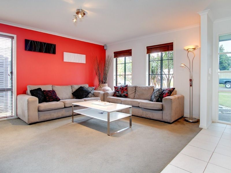 8 Mount Arthur Ave, Rosebud VIC 3939