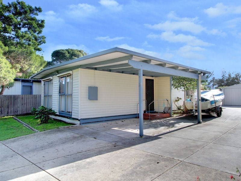 12 Raymond St, Tootgarook VIC 3941