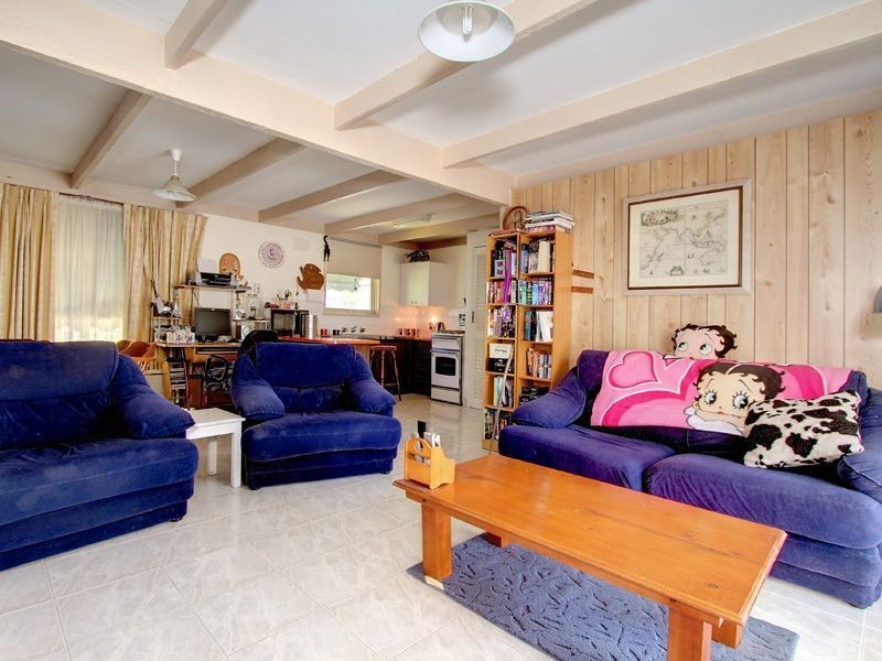 12 Raymond St, Tootgarook VIC 3941