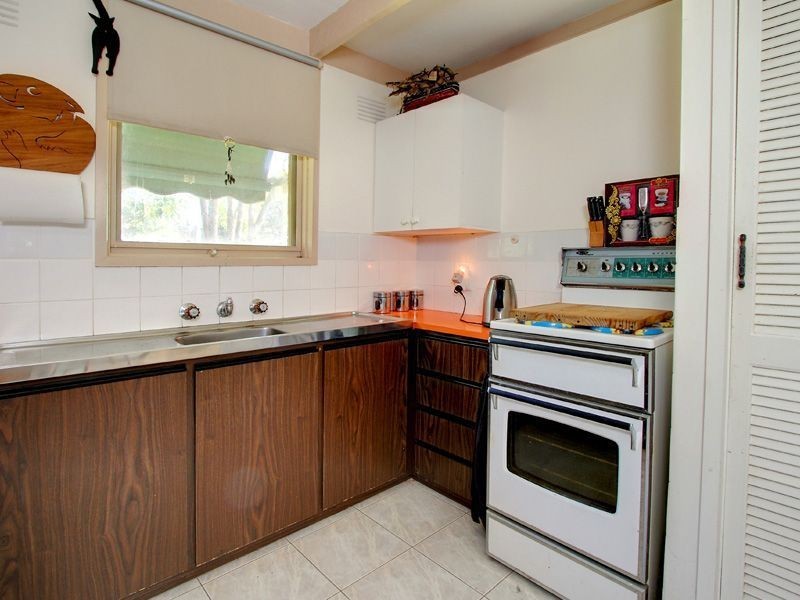 12 Raymond St, Tootgarook VIC 3941