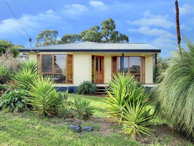 17 Anne Street, Rosebud VIC 3939