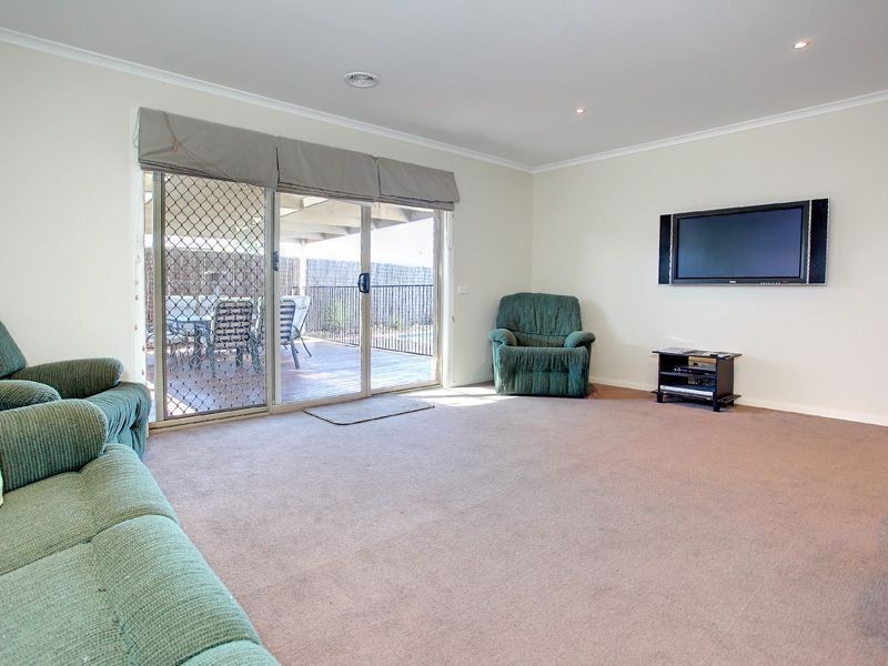 14 Parkedge Circuit, Rosebud VIC 3939