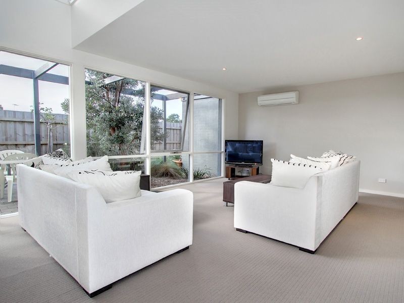 77a Potton Ave, Rosebud VIC 3939