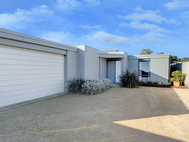 77a Potton Ave, Rosebud VIC 3939
