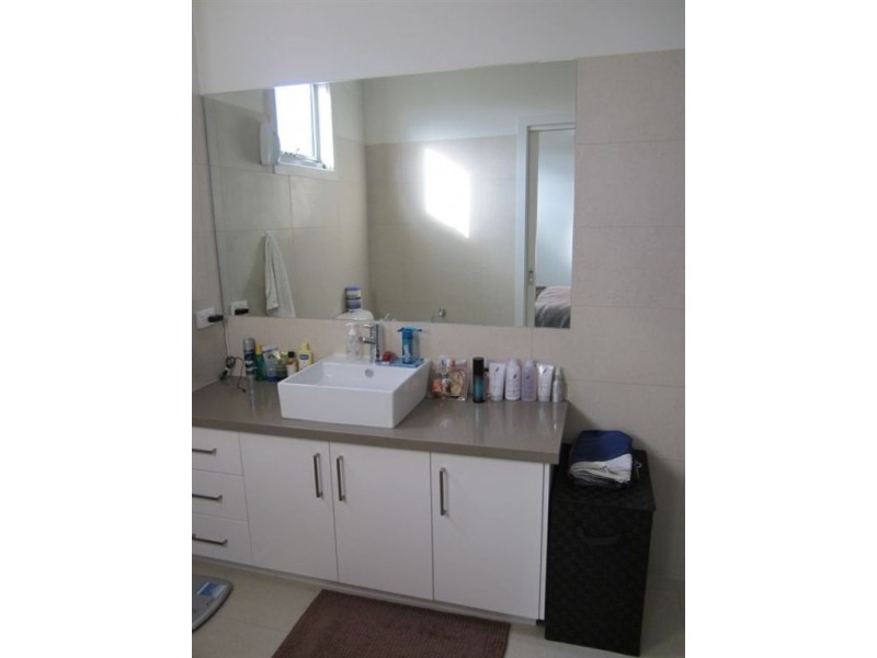 8 Parkmore Road, Rosebud VIC 3939