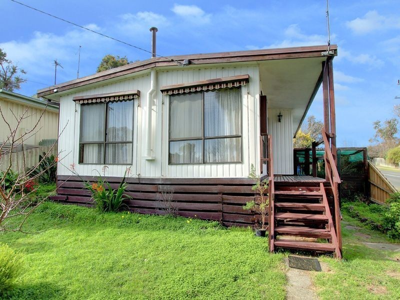 83 Fifth Avenue, Rosebud VIC 3939