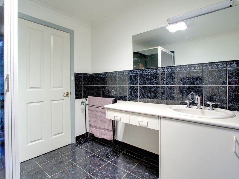126 Elizabeth Drive, Rosebud VIC 3939