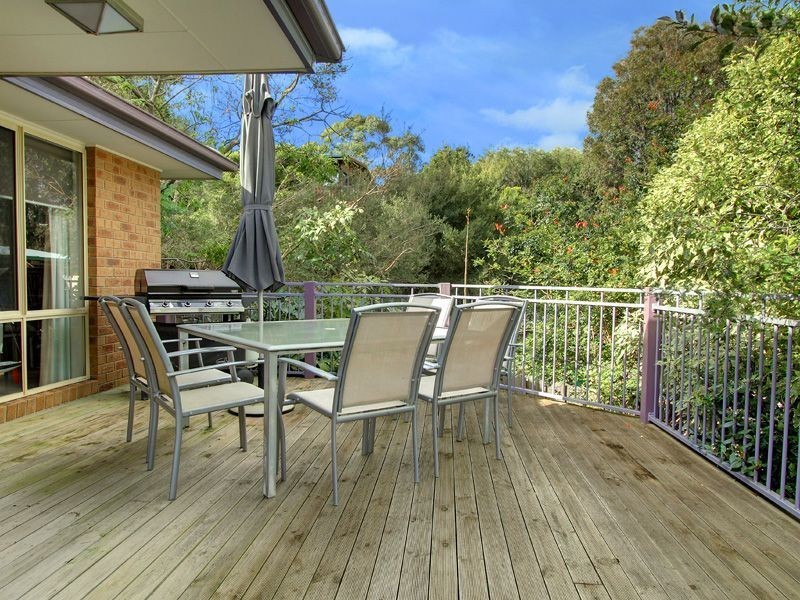 33 Seabrook Ave, Rosebud VIC 3939