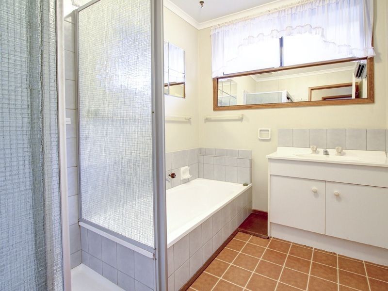 119 Sixth Avenue, Rosebud VIC 3939