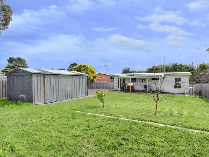 57 Tarwarri Ave, Rosebud West VIC 3940