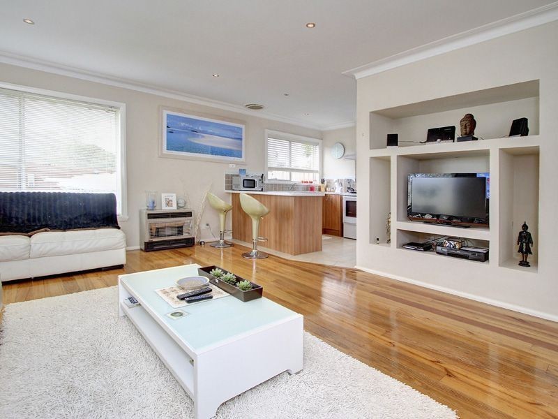 196 Eighth Avenue, Rosebud VIC 3939