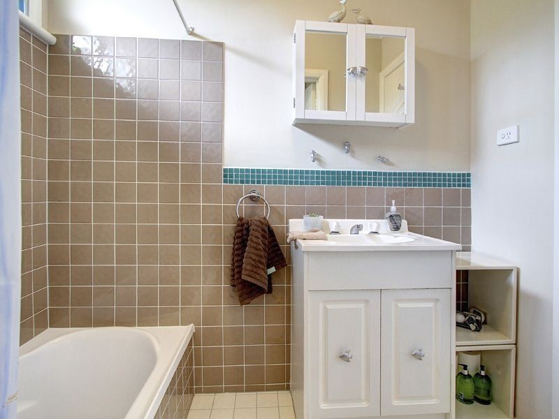 196 Eighth Avenue, Rosebud VIC 3939