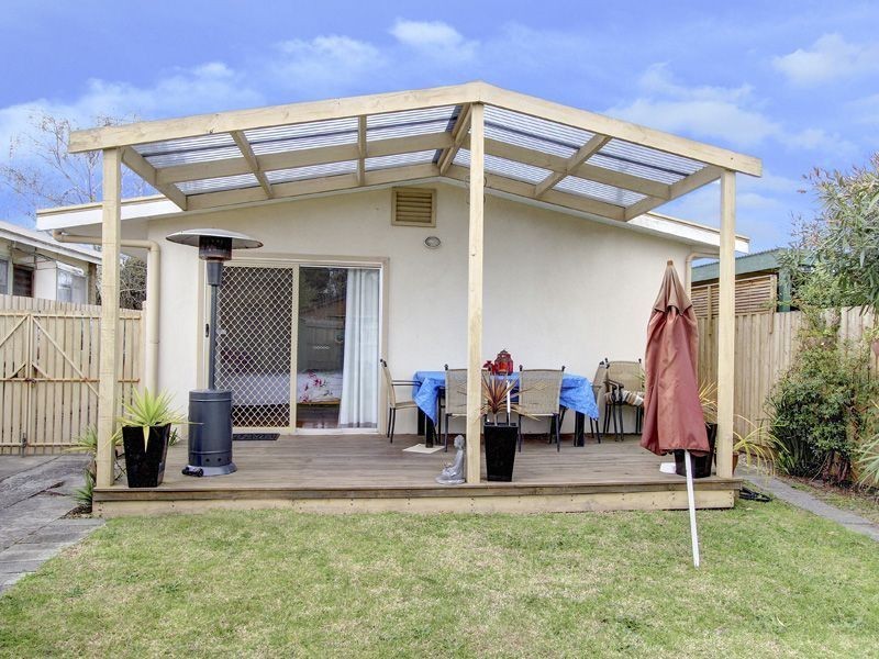 196 Eighth Avenue, Rosebud VIC 3939