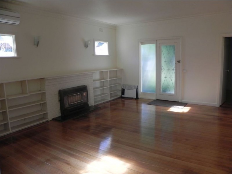 2 Coorabong Avenue, Rosebud VIC 3939