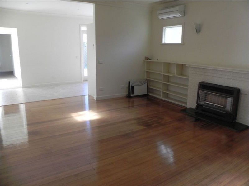 2 Coorabong Avenue, Rosebud VIC 3939