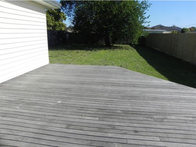 2 Coorabong Avenue, Rosebud VIC 3939
