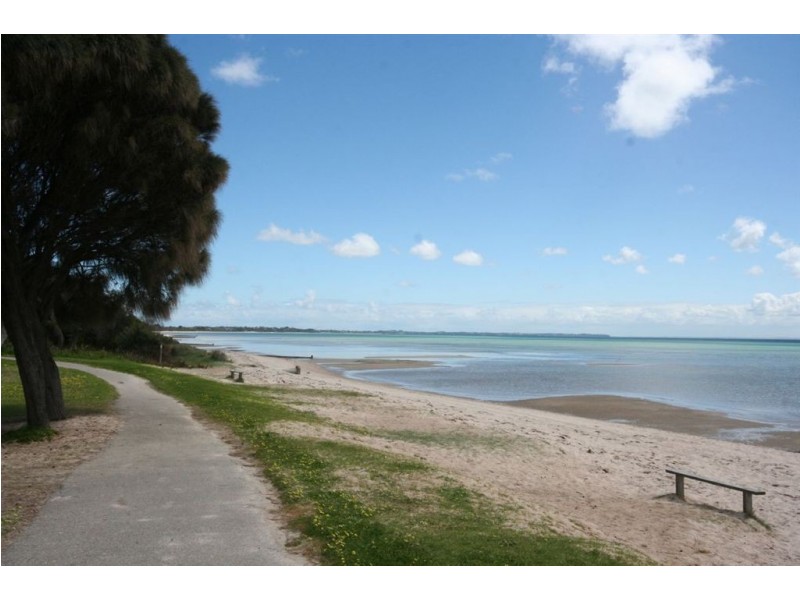 31 Broadway, Rosebud West VIC 3940