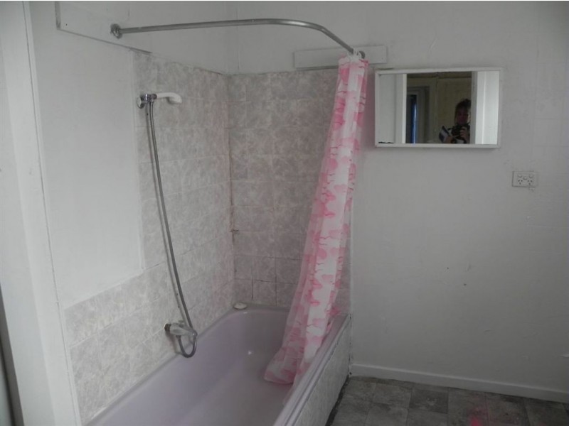 44 Fourth Avenue, Rosebud VIC 3939