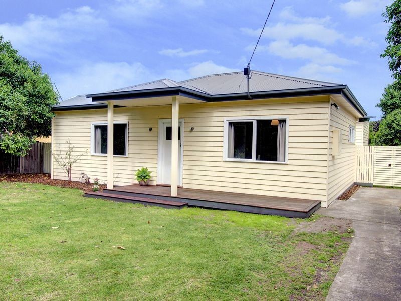 32 Kennington Rd, Rosebud VIC 3939