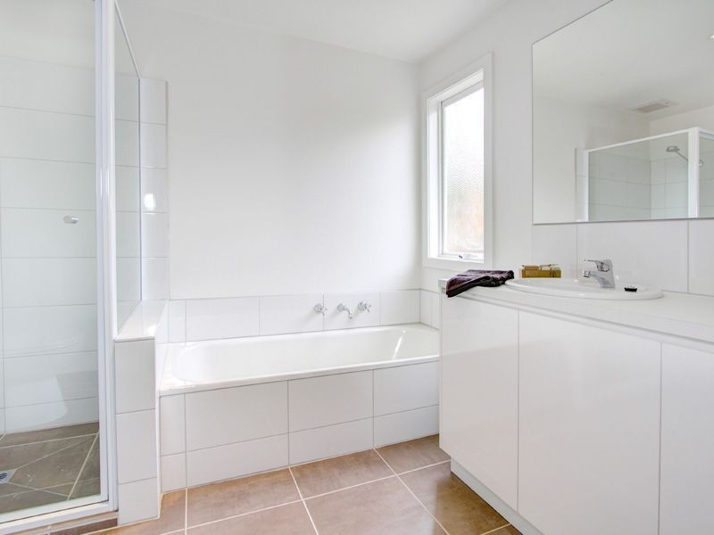 32 Kennington Rd, Rosebud VIC 3939