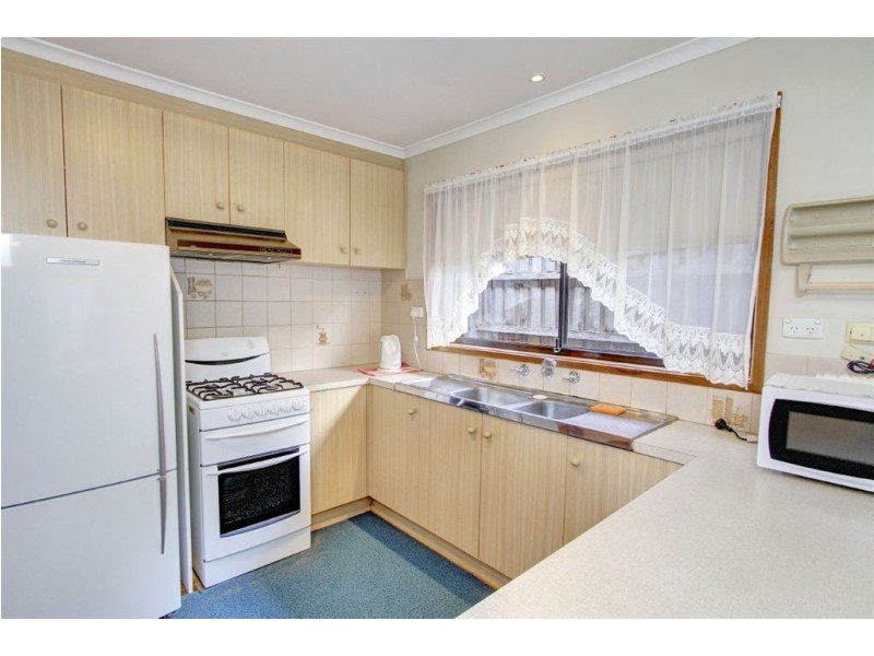 119 Sixth Avenue, Rosebud VIC 3939