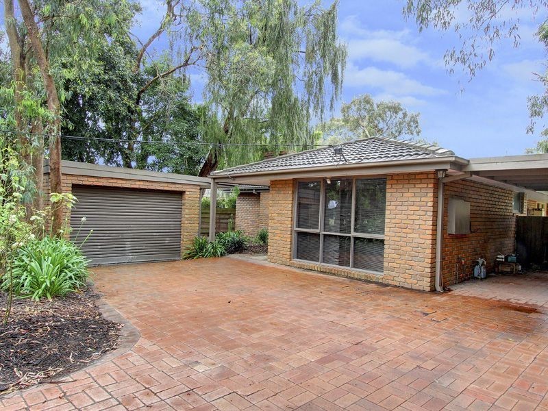 23 Leura Crescent, Rosebud VIC 3939