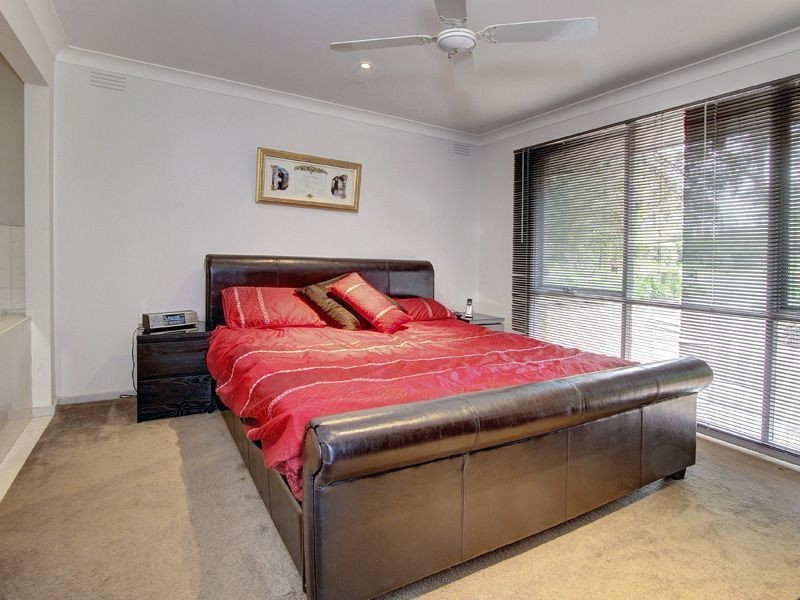 23 Leura Crescent, Rosebud VIC 3939