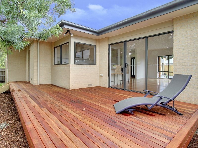 2/9 Potton Avenue, Rosebud VIC 3939