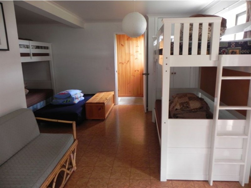 1 Somers Avenue (Ent off Cook St), Mccrae VIC 3938