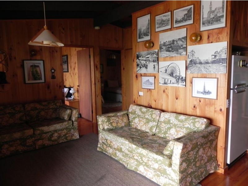 1 Somers Avenue (Ent off Cook St), Mccrae VIC 3938