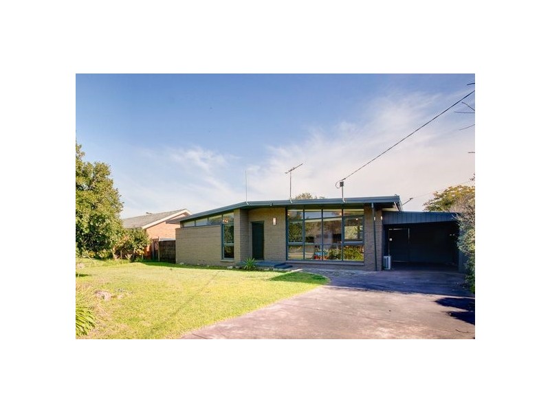 6 Cootamundra Avenue, Rosebud West VIC 3940