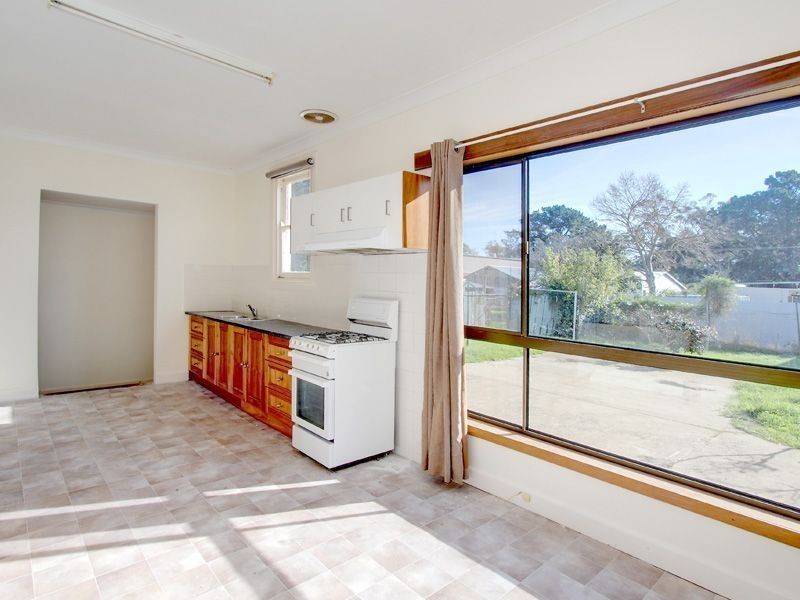 2-4 Chatfield Ave, Rosebud West VIC 3940