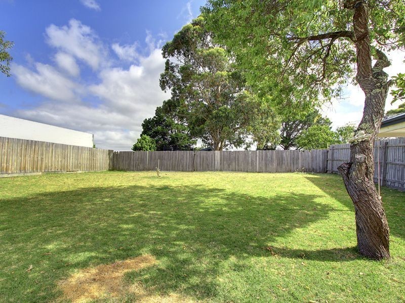 74 Raymond Street, Tootgarook VIC 3941