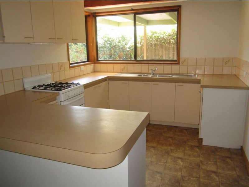 223 Ninth Avenue, Rosebud VIC 3939