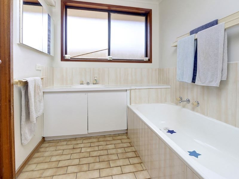 223 Ninth Avenue, Rosebud VIC 3939