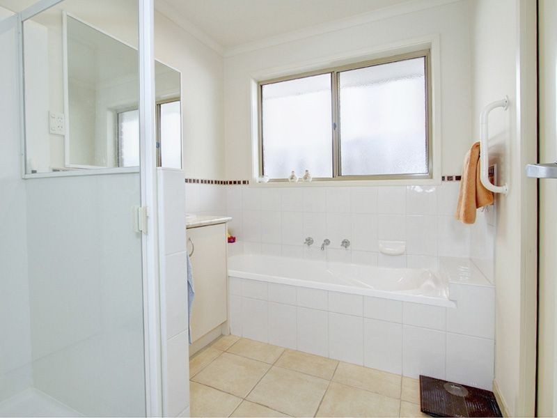 40 Second Ave, Rosebud VIC 3939