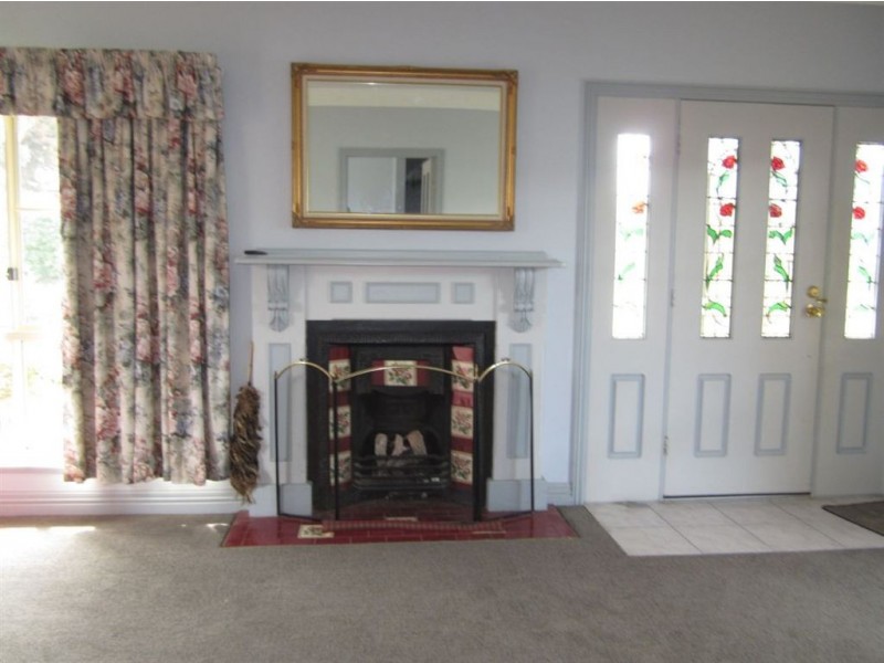 18 Third Avenue, Rosebud VIC 3939