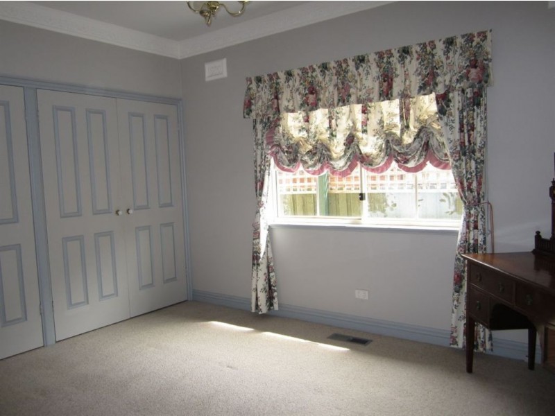 18 Third Avenue, Rosebud VIC 3939