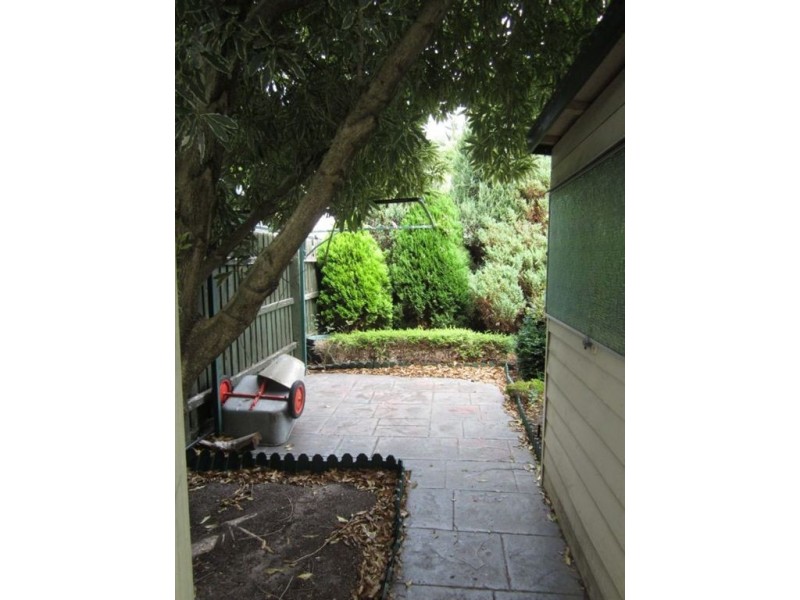 18 Third Avenue, Rosebud VIC 3939