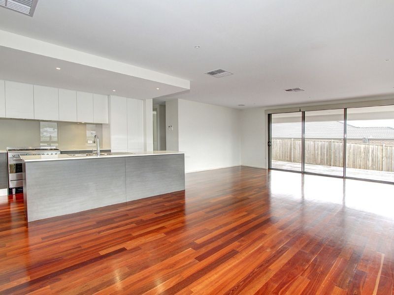 11 Crestwood Drive, Rosebud VIC 3939