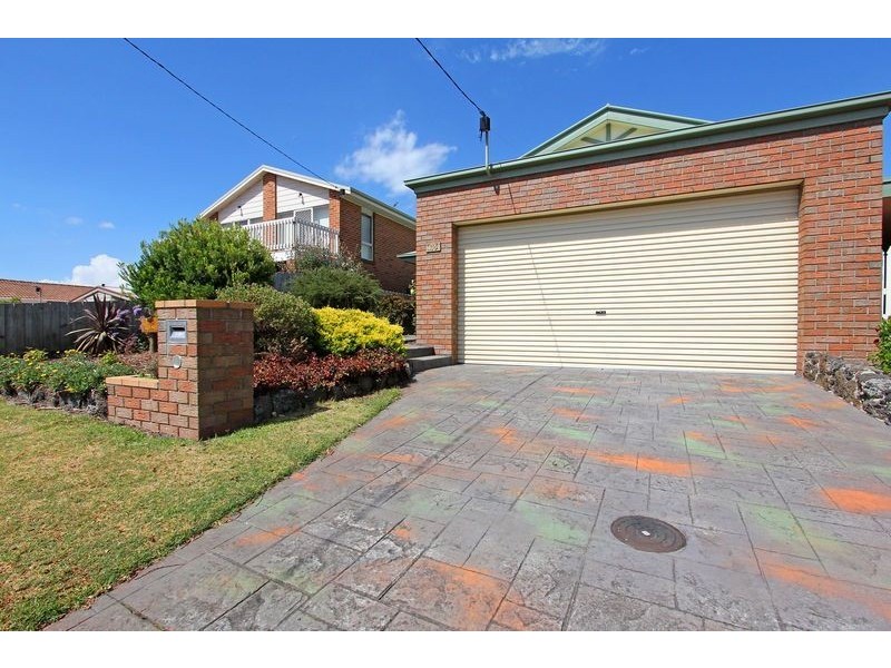 115 Fourth Avenue, Rosebud VIC 3939