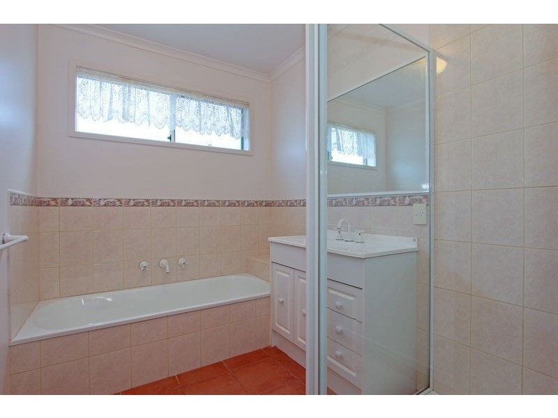 115 Fourth Avenue, Rosebud VIC 3939