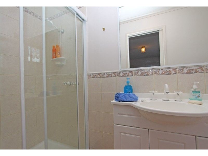 115 Fourth Avenue, Rosebud VIC 3939