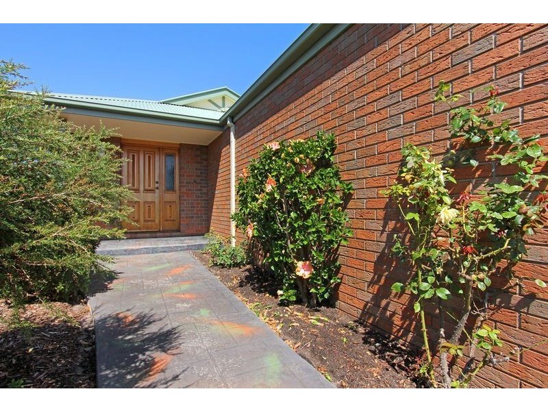 115 Fourth Avenue, Rosebud VIC 3939