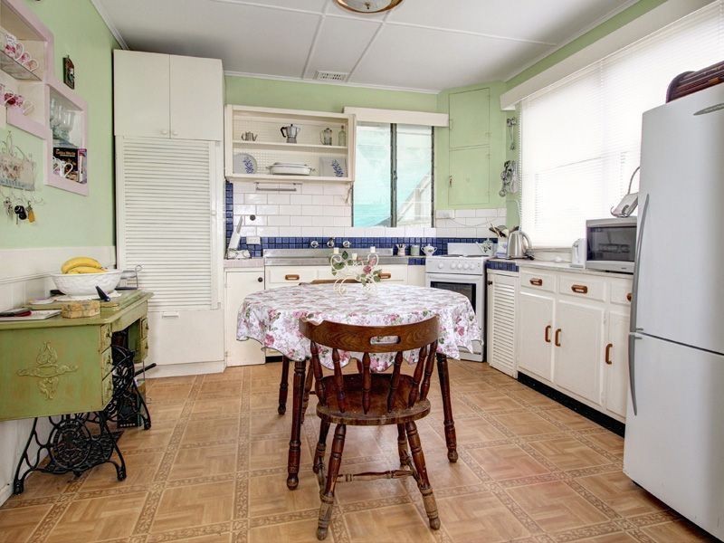 104 Sixth Avenue, Rosebud VIC 3939