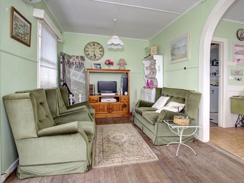 104 Sixth Avenue, Rosebud VIC 3939