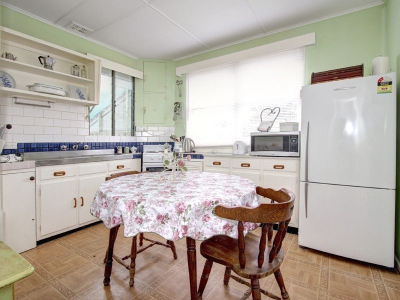 104 Sixth Avenue, Rosebud VIC 3939