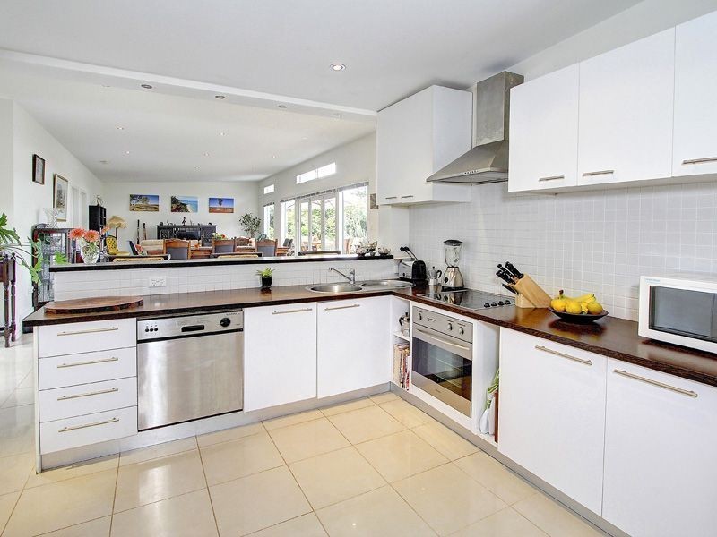 4 Florence Avenue, Rosebud West VIC 3940